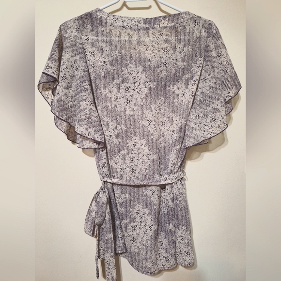 Charlotte Russe Women's Medium sheer faux lace flutter sleeve wrap blouse - Picture 6 of 7